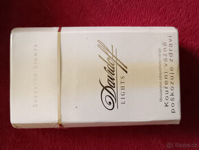 Staré cigarety davidoff 53 Kč, bez polepů