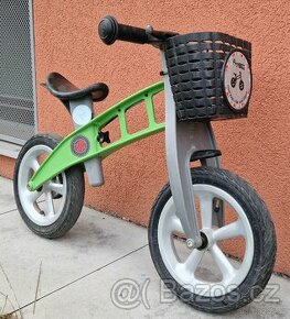 Odrážedlo FirstBIKE Street Green Bubnová brzda Košík Zvonek