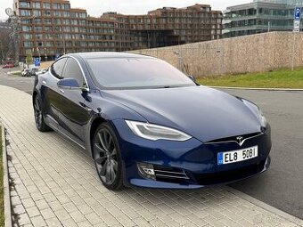 Tesla S 4x4 autopilot rv2018 najeto: 95000km