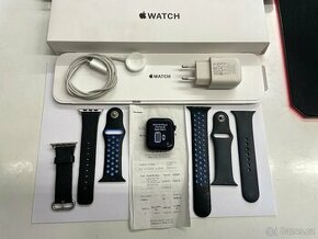 Apple Watch SE 2022 44mm GPS midnight baterie 88% - 1