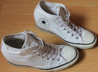 Tenisky Converse na podpatku vel.41/42