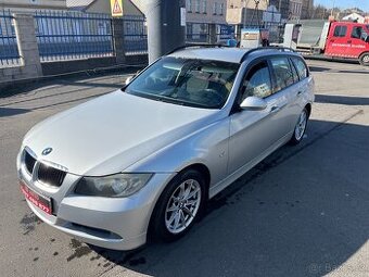 BMW E91 KOMBI 320D 110KW NAVIGACE 2007