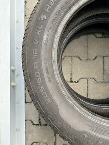 Prodám dvě gumy 205/60 R 16 V XL - 1