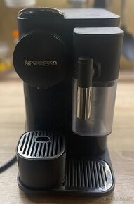 Kávovar DeLonghi Nespresso Lattissima One