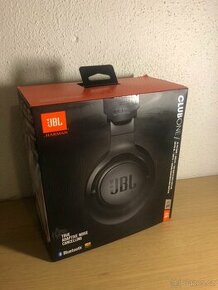 Sluchátka JBL Club One