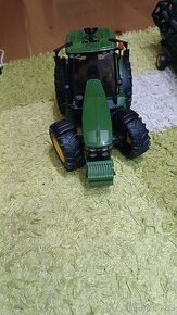 Bruder traktor + kombajn se sklízecí lištou