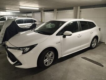 Prodám Toyotu Corolla 1.8 TS Hybrid Původ ČR Rezervace