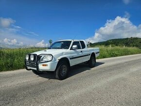 Pickup Mitsubishi L200 2002 2.5 l Diesel 85 kW Manual