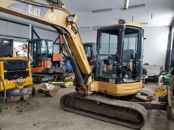 Prodám minirypadlo Cat 305CR