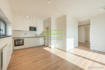 Pronájem bytu 2+kk/T, 42 m2 + 6 m2 terasa, Praha 8-Kobylisy