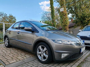 benzínová Honda Civic 1.4 v nevídaném stavu 60000km