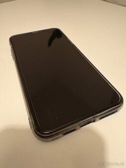 iPhone 11 Pro Max 64gb - NOVÉ SKLO & 2 kryty