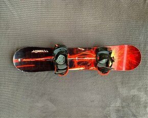 Snowboard 125 cm + boty velikosti 40,5