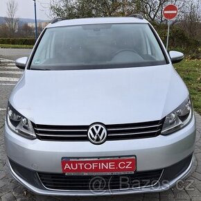 VW TOURAN 2013 1,4 TSi  AUTOMATICKÁ KLIMA , TAŽNÉ ZAŘ.