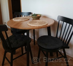 Jídelní stůl a 3 židle