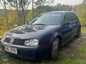 VW Golf na NÁHRADNÍ DÍLY (1.598 cm3, 77 kW)