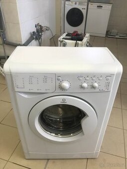 Prodám pračku Indesit hloubka 30 cm - 1