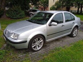 VW Bora 1,6 FSI, rok 2003