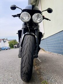 Triumph speed triple 1050