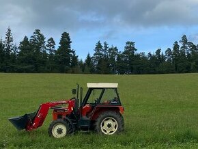 Zetor 5245 s čelním nakladačem a sklápěcí vůz