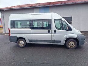 Prodám hezký mikrobus PEUGEOT BOXER 3.0 diesel-9 míst