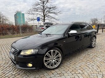 Audi A4 2.0 TDI 125KW QUATTRO NaviPROFI,Kůže,panorama,R20