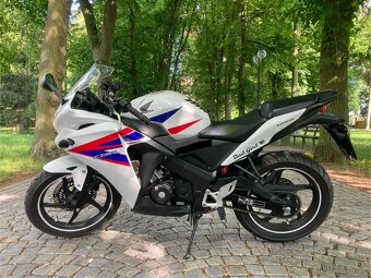 Obrázek k inzerátu: HONDA CBR125R - NAJETO 33484 km