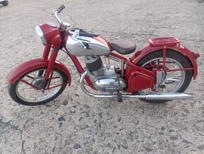 Jawa 250 pérák 1953 po renovaci