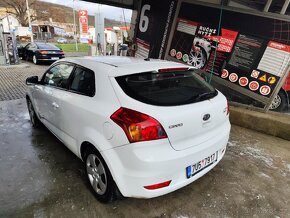 KIA CEED 1.6 CRDI 85KW 2009 - 1