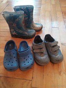 Holinky 24/25, fare 23, crocs 10/11