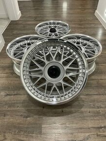 Wrd Mesh 17” 4x100 - 1