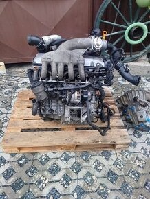 Motor 2,5 tdi 96kw : AXD se zarukou 6 mesicu