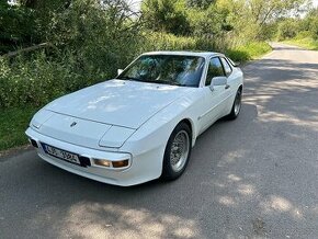 Porsche 944