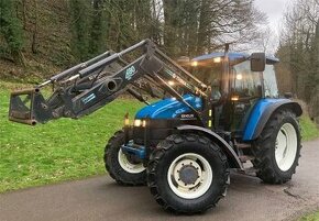 traktor s čelním nakladačem s SPZ |New Holland TS115|