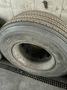 Pneu 315/60 R 22,5