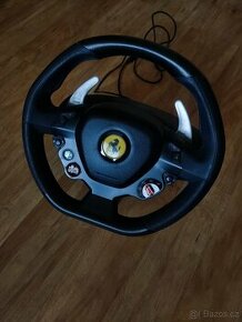 Volant THRUSTMASTER