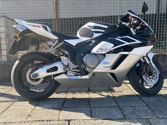 Honda CBR 1000RR Fireblade 2004