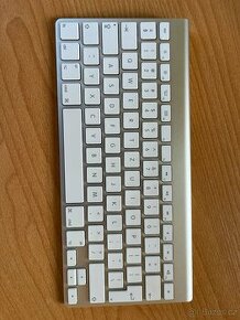 Apple Bluetooth keyboard - 1