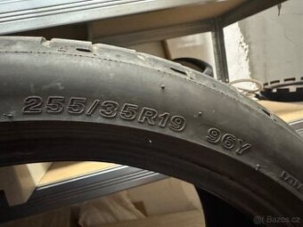 Bridgestone Potenza S001