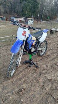 Yamaha YZ 125 - 1