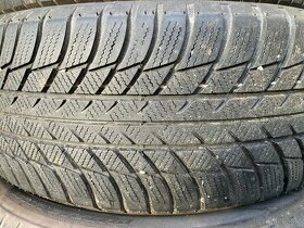 Bridgestone Blizzak LM001 215/55R17 94 V zimní