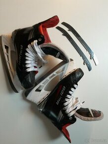 Brusle Bauer Vapor X4 vel. 7.0 FIT 1