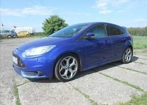 Ford Focus 2,0 ST 184 kW Serviska benzín manuál