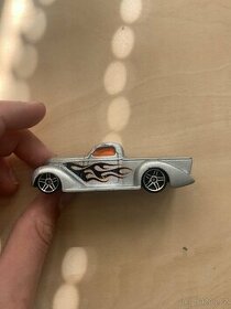 vzácne hot wheels auto z roku 2001