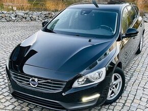 Volvo V60 2.0D 5.VÁLEC AUT TAŽNÉ LED NAVI SERVISKA SENZORY