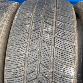 Zimní pneu 225/40 R18 92V Barum 7mm