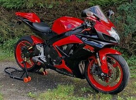 Suzuki Gsxr 750 k6 (2006) na náhradní díly po nehodě