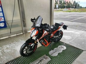 KTM Duke 125