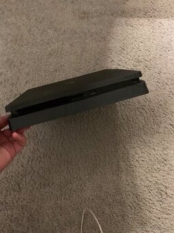 Prodám playstation 4 slim