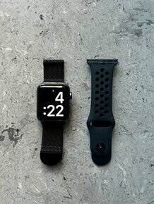 Apple Watch Series 3 38mm - 1